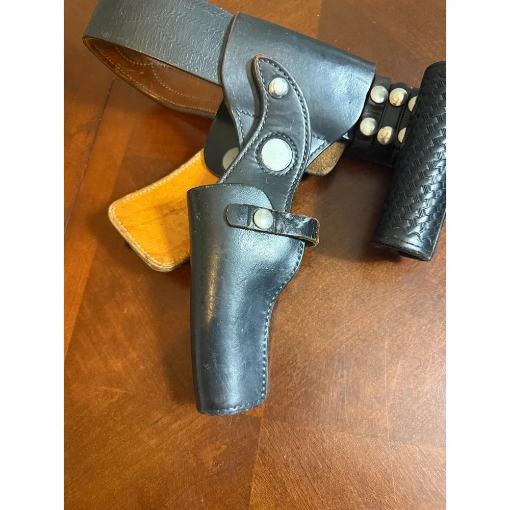 VTG Police‎ Leather Duty Belt Set Safariland Tex Shoemaker Holster Collector Lot